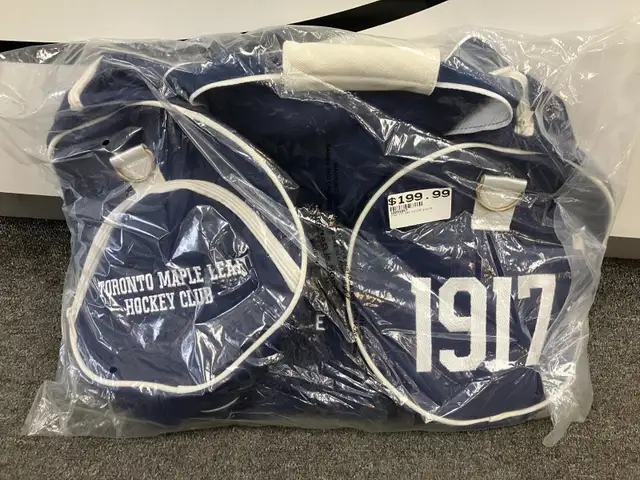 Toronto Maple Leafs Hockey Club Canvas Bag - BRAND NEW in Other in Oakville / Halton Region - Image 2