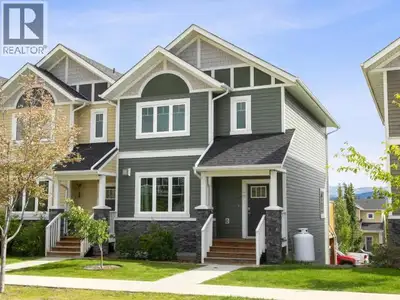 END UNIT! This meticulously maintained 3 bed, 2.5 bath townhome is truly turn-key and offers a brigh...