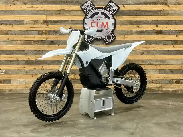 2025 STARK FUTURE VARG 1.2 MX-MOTOCROSS + NEUF 0 HR + GARANTIE 2 in Dirt Bikes & Motocross in Laval / North Shore - Image 4