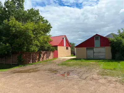 R39//Rathwell/Affordable Small-Town Living with Incredible Shop Space!Welcome to the friendly commun...