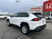 Conquer Canadian roads and city streets alike in this impeccably maintained 2021 Toyota RAV4 XLE, bo... (image 6)