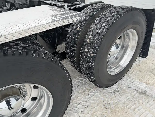 2015 KENWORTH T800 in Heavy Trucks in Kamloops - Image 12