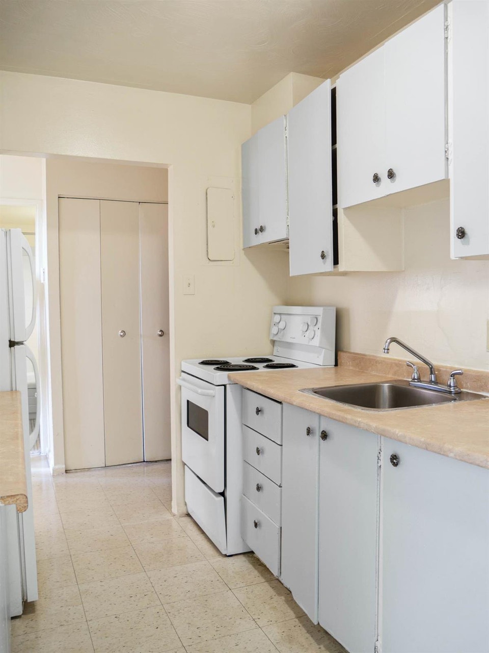 2 Bedroom Apartment from $1799 + Hydro 4