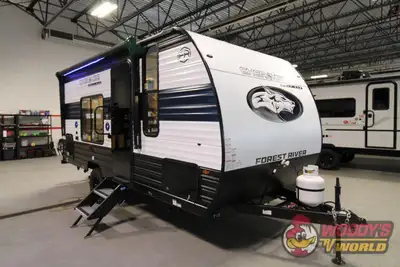 MVSA #40458 ALL TYPES OF CREDIT ACCEPTED Specifications and Features: Exterior Length: 21 ft 10 in E...