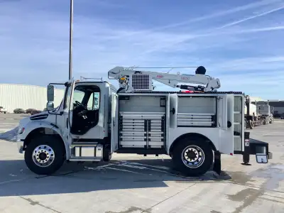 Brand New Great Price 2026 FL M2 106+ with attached Summit 10k Crane: -62"H compartments throughout...