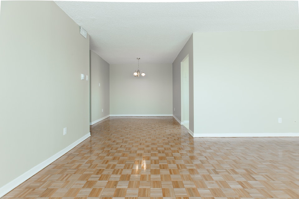 4 1/2 Bright & Spacious *SOUTHWEST ONE in West Island Montreal 4