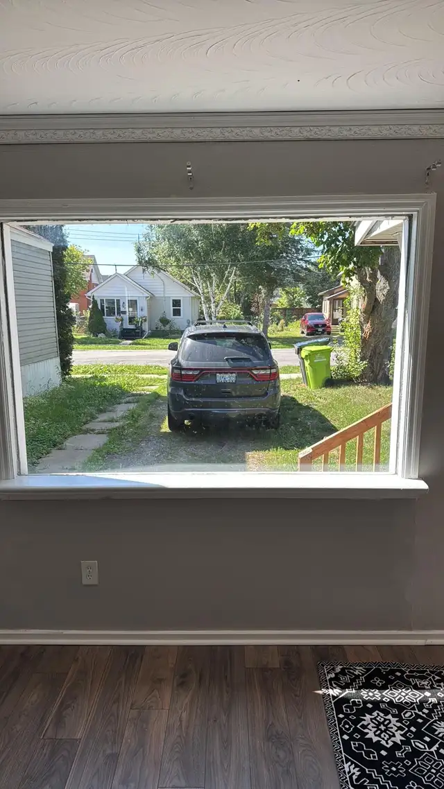 2-Bed Single Family Home in Sault Ste. Marie | In-Unit Laundry & in Long Term Rentals in Sault Ste. Marie - Image 3