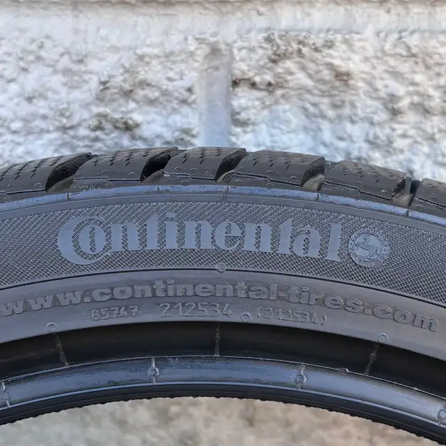 (95%) 2x 235/40R19 & 2x 265/35R19 Continental 19" Winters in Tires & Rims in City of Toronto - Image 5