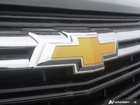 Seamlessly blend into your busy lifestyle with this 2022 Chevrolet Equinox LT, offering a perfect fu... (image 8)