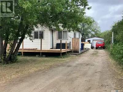 Welcome to 109 Seymour Str! This could be a great starter home, retirement home or an investment pro...