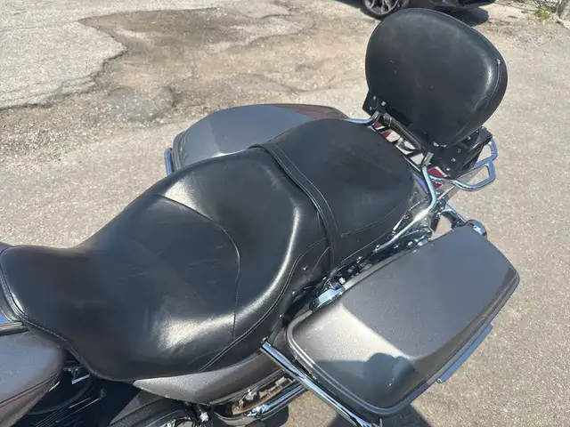 2017 Harley-Davidson Road King ~ VANCE & HINES ~ CANADIAN ~ 107C in Sport Touring in City of Toronto - Image 20