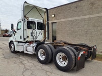 Ryder Stock ID: 875774 Transmission Type/Speed: AUTO 12 Engine: DIESEL DD13 GHG'17 450/1625 Horse Po... (image 7)