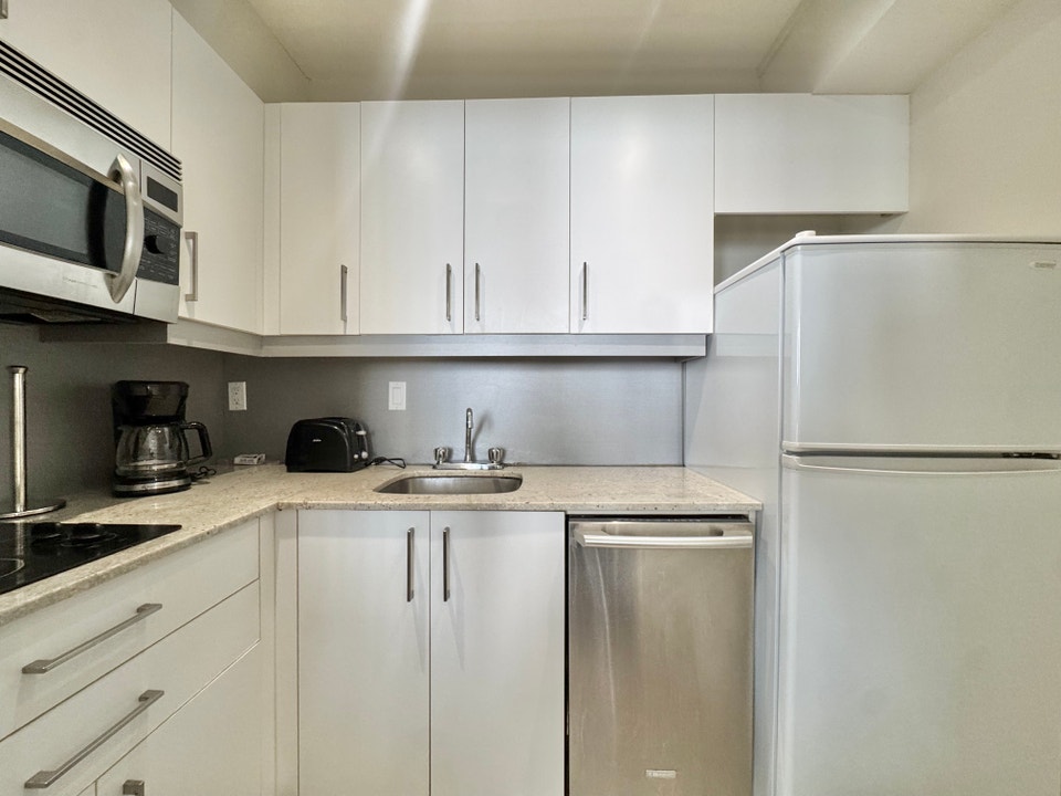 Studios all included for rent in Downtown MTL - Metro Atwater 2