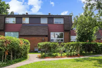 Ottawa. Nepean. This modern, stylish Townhouse for rent w/2+1 bedrooms and 1.5 bathrooms is perfect...