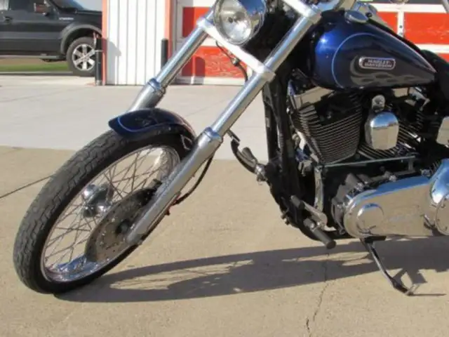 2006 Harley-Davidson FXR Dyna Touring FXDWG Wide Glide in Street, Cruisers & Choppers in Leamington - Image 13