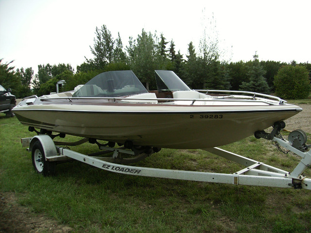 1979 Glastron Carlson in Powerboats & Motorboats in Saskatoon - Image 3