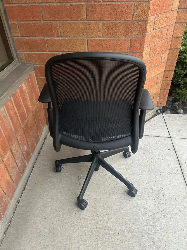 Knoll Chadwick Ergonomic Chair – Global Malaga Ergonomic Chair! in Chairs & Recliners in Mississauga / Peel Region - Image 5