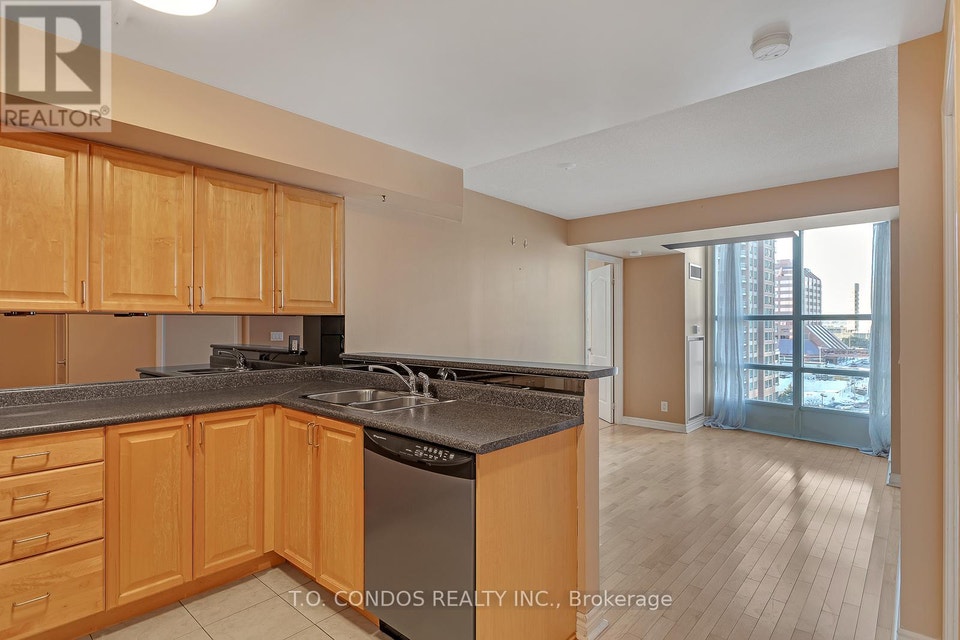 906 - 33 ELM DRIVE W Mississauga (City Centre), Ontario 4
