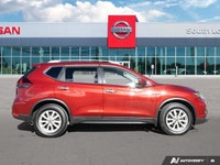 New Price! 17 Aluminum Alloy Wheels, ABS brakes, Chrome Door Handles, Dual-Zone Auto Temperature Con... (image 1)