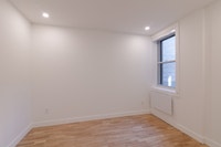 Renovated Akelius two bedroom apartment for rent. Located near Cote-St-Luc Road and Old Orchard Ave... (image 7)