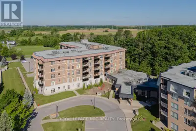 Welcome to Unit 220 in "The Mansions of Forest Glen". This rarely offered 905 sq ft "Singleton" Mode...