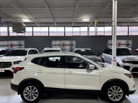 **SPRING SPECIAL!** FEATURING : AWD, SUNROOF, SPORT MODE, ECO MODE, REMOTE START, FINISHED IN WHITE... (image 2)