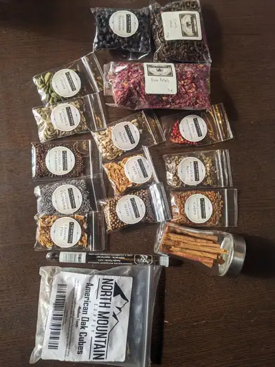 Assorted spices  'Botanical Gin Kit', View more