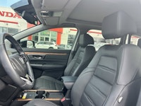 Experience the acclaimed safety and renowned reliability of this 2022 Honda CR-V Touring, an IIHS To... (image 8)