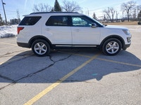 Low Low Mileage on this All Wheel Drive 2017 Ford Explorer, Just 75,000 Km’s, 7 passenger, Remote st... (image 3)