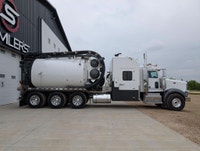 1 Owner 2014 Peterbilt 367 Tri Drive with Tornado Hydrovac F4SL Roots 721 KMS: 174,667 HRS: 21,488 F... (image 3)