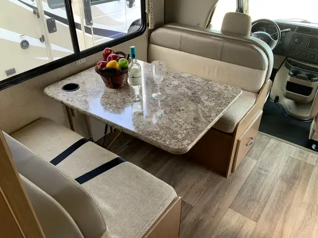 2017 Thor Freedom Elite 22FE in RVs & Motorhomes in Barrie - Image 21