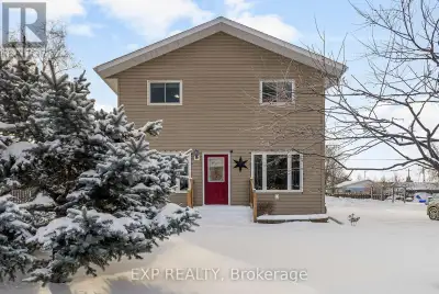 A pleasant surprise in the heart of Renfrew! Built in 2009, this spacious, thoughtfully designed hom...