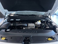 ===== Key Features ===== * 60,195 km * Sport Trim * 4WD (Four-Wheel Drive) * 5.7L HEMI V8 Engine * S... (image 6)