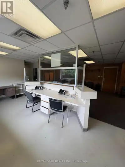 Centrally Located Medical Office Building In Brampton. Only 1km To Brampton Hospital. 25400 SqFt Wit...