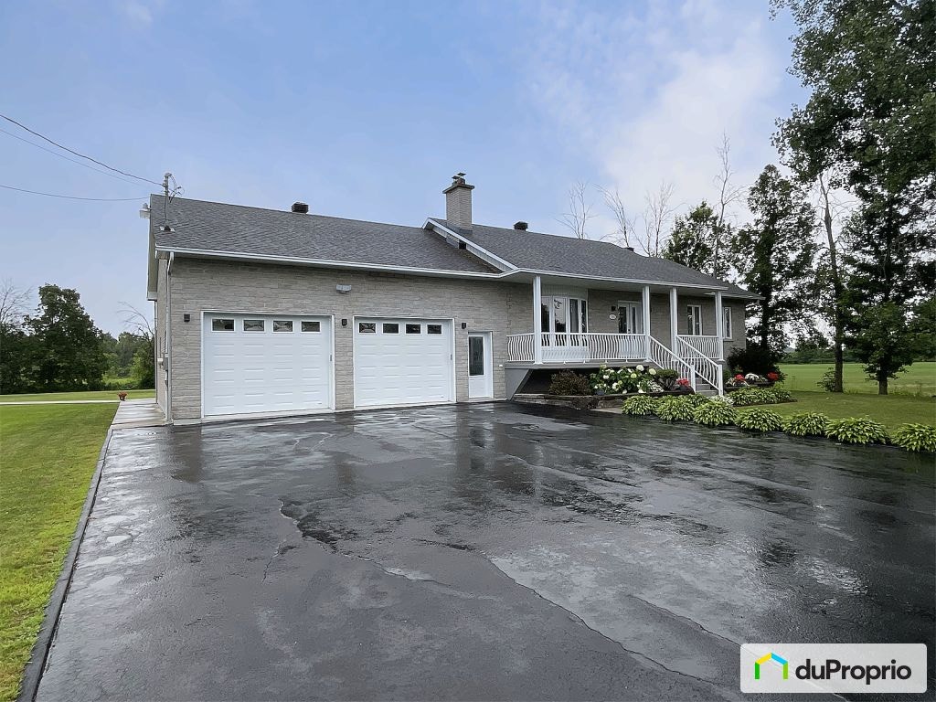 $920,000 - Bungalow for sale in Mascouche — photo 1