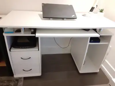 Bureau pour ordinateur et chaise, View more