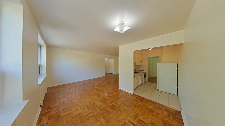 2 Bedroom Apartment for Rent - 1607 Victoria Park Avenue 4