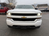 Welcome to Murray Buick GMC - Penticton Take on the day with our 2018 Chevrolet Silverado 1500 Custo... (image 1)