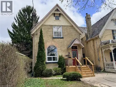 Rare Investment Opportunity: Legal 6-Bedroom Licensed Student Rental. Step into a turn-key investmen...