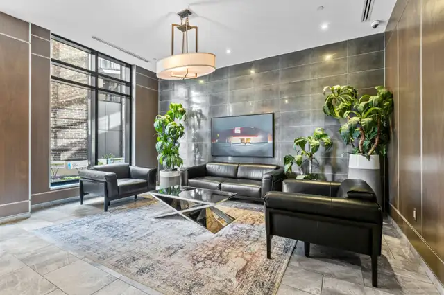 Modern 2-Bed Condo W/ Balcony & Parking & Locker | Wellington63395518997889121