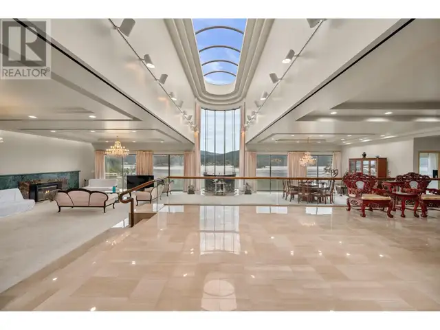 828 BEACHVIEW DRIVE North Vancouver, British Columbia62854408625923123