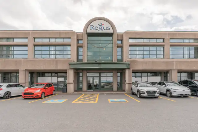 Office space for rent for 4 persons in Laval Quebec in Commercial & Office Space for Rent in Laval / North Shore - Image 4