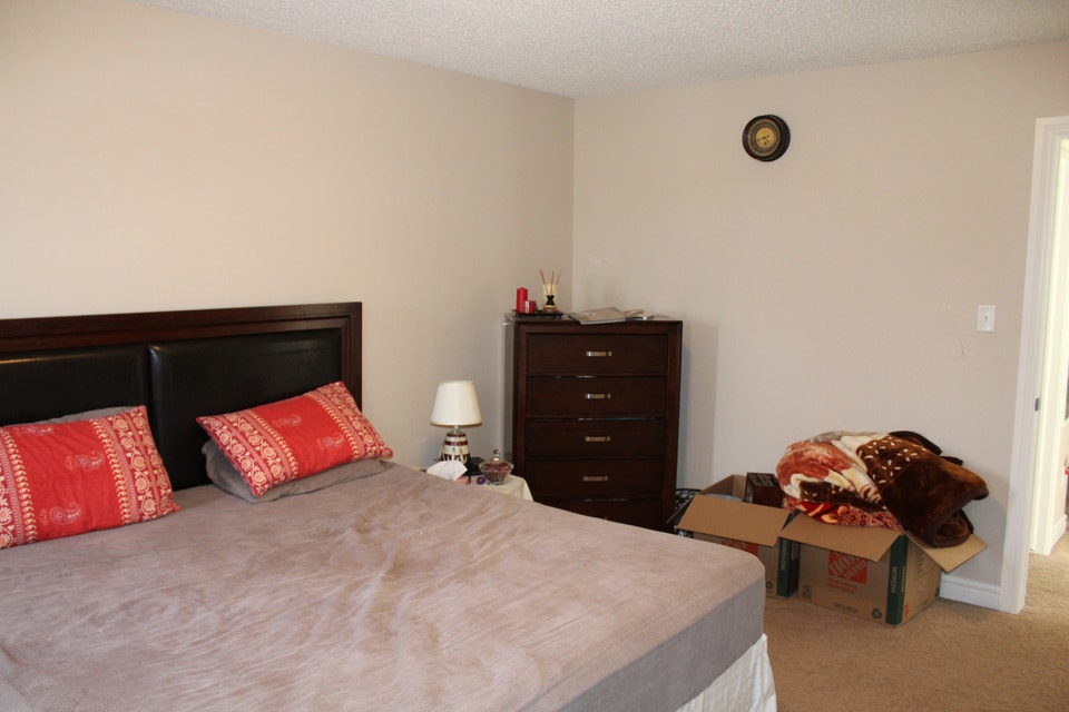 2 Story 3 beds + 2 1/2 bath, P-finish BSMT Available Immediately 4