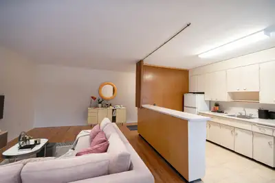 Wolseley - Bachelor Suite Available