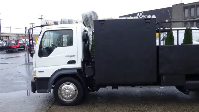2009 International CityStar Side Dump Flatdeck in Heavy Trucks in City of Toronto - Image 7