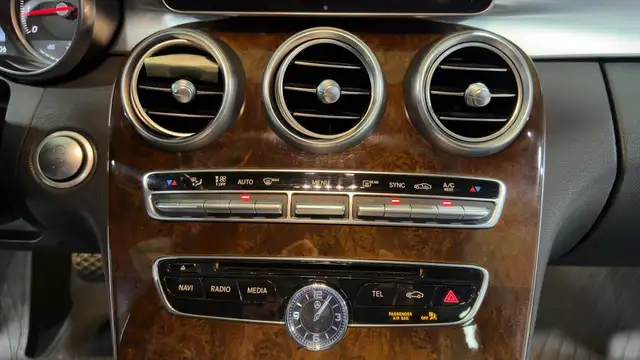 2015 Mercedes-Benz C-Class C300, Accident Free, Amg Pkg, Sunroof in Cars & Trucks in Oakville / Halton Region - Image 20