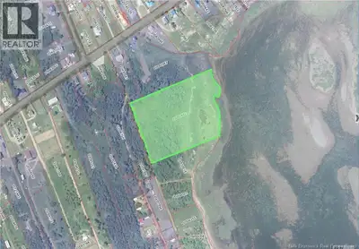 Nouveau terrain mit en vente comprenant 6 acres de terre dans la région de Maisonnette. Plus de déta...
