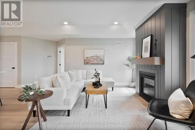 21 HAMILTON STREET North Middlesex (Ailsa Craig), Ontario in Houses for Sale in Grand Bend - Image 16