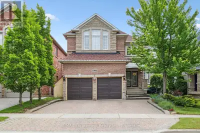 Welcome to this spacious 4-bedroom, 4.5-bathroom detached home offering over 4,000 sq. ft. of finish...