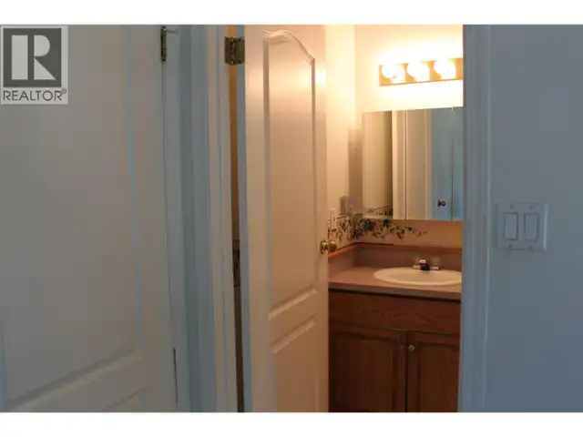 129 Oak Street Fauquier, British Columbia in Houses for Sale in Nelson - Image 15